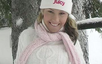 Herunterladen Luisa demarcoy is a snow teen