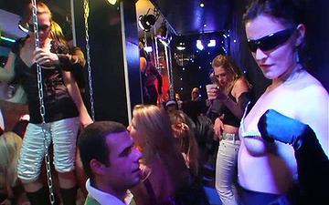 Descargar Join this outrageous swinger sex party where everyone gets laid