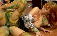 Ver ahora - Josette most is getting dirty with her friends