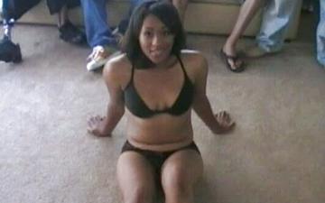 Herunterladen Radiance black diva w/ slutty black friend give blowjobs & get gang banged