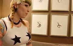 Guarda ora - This goth chick is a nasty las vegas newbie