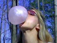 Outdoor Bubble Gum Fetish Star Marie Madison Gets Bubble Yummy For You - movie 4 - 4