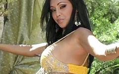 Guarda ora - Priya anjali rai is double d licious