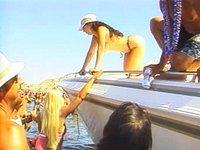 The Festivities of Mardi Gras are underway at the beach - movie 1 - 7