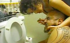 Kijk nu - Bdsm toilet scene gets dirty