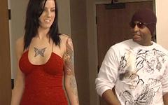 Regarde maintenant - Brunette slut jennifer dark shows off big tits and tattoos while fucking