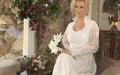 Kijk nu - Taylor lynn is in her wedding dress but all she really wants to do is fuck