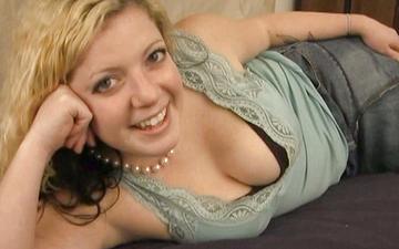 Descargar Becky is an amateur with big breasts