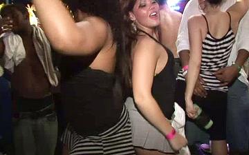 Download Kelly and her friends are night club flashers