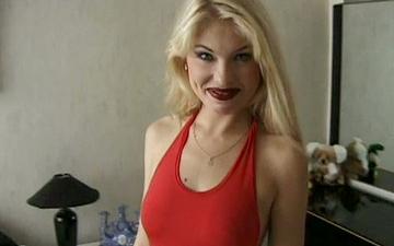 Herunterladen Barbara rose is a horny euro babe