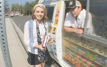 Herunterladen Lexi belle gets banged by the ice cream man