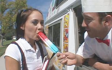 Downloaden Jessica valentino gets banged by the ice cream man