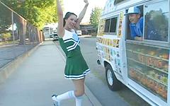 Kijk nu - Courtney james gets banged by the ice cream man