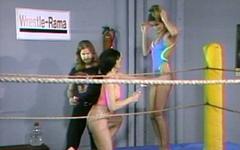 Jetzt beobachten - Misty rain gets sexual in the ring with another woman