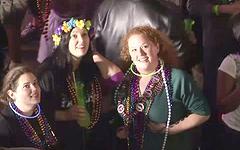 Mary flashes her tits during Mardi Gras festivities - movie 7 - 4