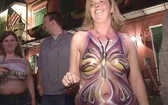 Martha flashes her tits during Mardi Gras festivities - movie 8 - 4