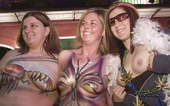 Martha flashes her tits during Mardi Gras festivities - movie 8 - 5