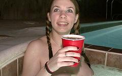 Guarda ora - Eden gets sexual in the hot tub