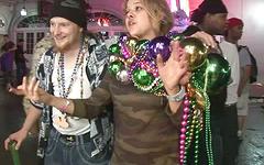 Tracey has a good time at Mardi Gras - movie 5 - 3