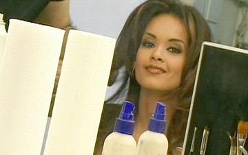 Télécharger Daisy marie loves to suck and fuck cocks of all colors and shapes 