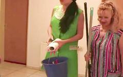 Guarda ora - Bea dumas and meli deluxe are horny housemaids