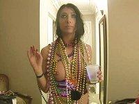 Ernesta never has a lame Mardi Gras - movie 3 - 5