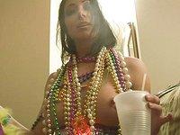 Ernesta never has a lame Mardi Gras - movie 3 - 6