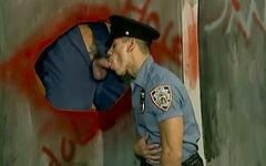 Jetzt beobachten - Glory holes of new york - scene 2