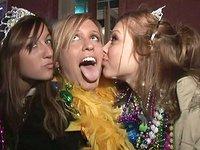 Tillie has always wanted to enjoy the festivities of Mardi Gras - movie 11 - 6