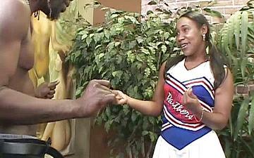 Downloaden Nikole richie heard about the big ass black cheerleader search