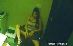 Jetzt beobachten - Lassie gets caught being sexual on the security cam