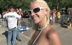 This blonde is a showstopper - movie 1 - 2