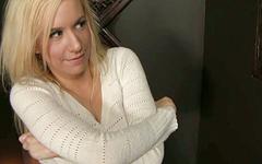 Mariah Madysinn morst alles in de gloryhole - movie 7 - 2