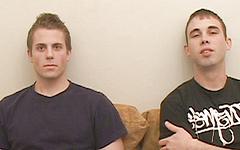 Jetzt beobachten - Handsome amateur jocks in hot dildo play session