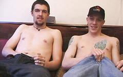 Jetzt beobachten - Scruffy amateurs garrett hansen and shane swap hand jobs and blowjobs