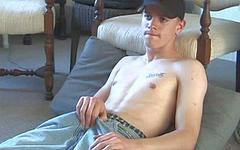 Ver ahora - Scruffy blonde athletic twink tyler jerks off in masturbation session