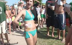 Guarda ora - Party girls get wild and naked in public at outdoor party