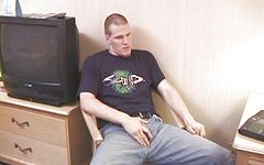 Jetzt beobachten - Straight amateur jock jack mcloan masturbates in a motel room