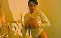 Jetzt beobachten - Busty slut shows off fine ass and masturbates 