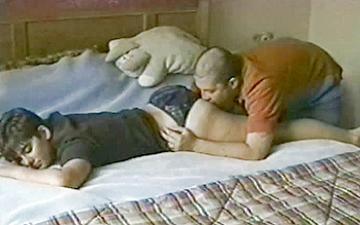 Herunterladen Motel room bareback fuck