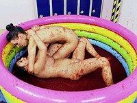 Romana Ryder and Tammie Lee rub their naked bodies together in a jam bath - movie 4 - 7