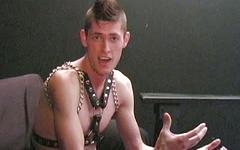 Regarde maintenant - Hot latino jock gets his ass worked with a series of sex toys in bdsm scene