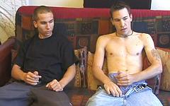 Regarde maintenant - Amateur athletic twinks swap blowjobs and masturbate while watching porn