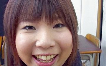 Downloaden Asian schoolgirl nana kurosaki gets it on with an asian man