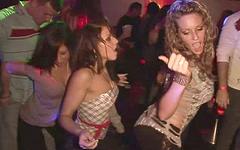 Jetzt beobachten - Amateur party girls get wild in a nightclub in softcore scene