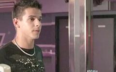 Ver ahora - Athletic twink fucks handsome jock in a bar