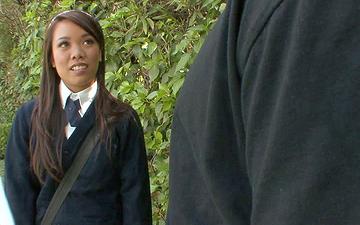 Scaricamento Asian schoolgirl naomi lee gets a fucking and a facial from big cock