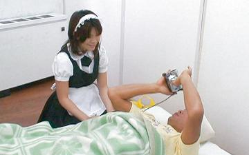 Télécharger Pretty 18-year-old japanese maid, miku anzai, sucks and fucks an asian man