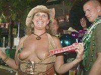 Amateur partiers show off their tits out in public - movie 4 - 6