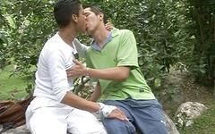 Guarda ora - Uncut latinos fuck in the park